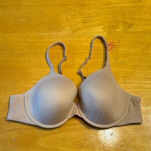 Victorias Secret full coverage bra. Size 38B